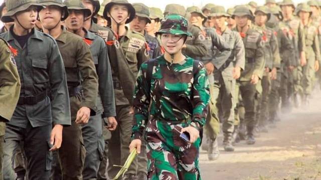 Prajurit TNI AL, Serda Hasy M Kaunang, sewaktu bertugas. (foto: dokumen keluarga)