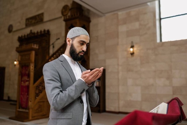 Doa Nabi Sulaiman adalah salah satu bacaan doa yang diucapkan umat Islam. Foto: Pexels.com