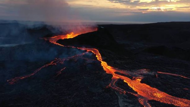 Ilustrasi Jelaskan Perbedaan Antara Magma Lava dan Lahar, Foto: Unsplash/ronib1979.