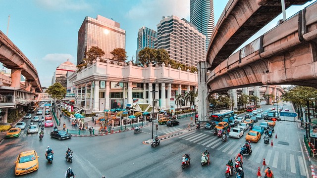  Ilustrasi  Itinerary Bangkok 5 Hari 4 Malam, Foto Unsplash/Miltiadis Fragkidis