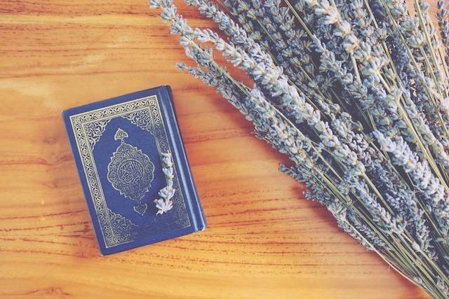 Ilustrasi sholawat Jumat pagi. Foto: Unsplash