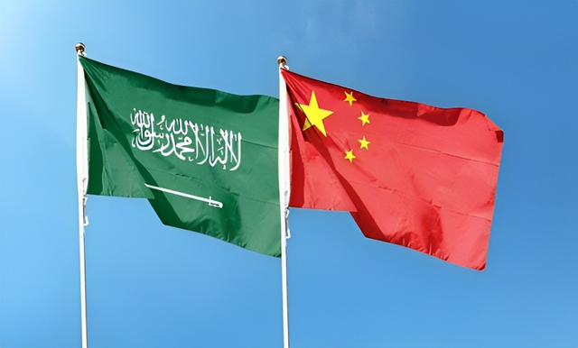 Sumber Foto: https://www.shutterstock.com/image-photo/china-saudi-arabia-flags-on-cloudy-2190048071