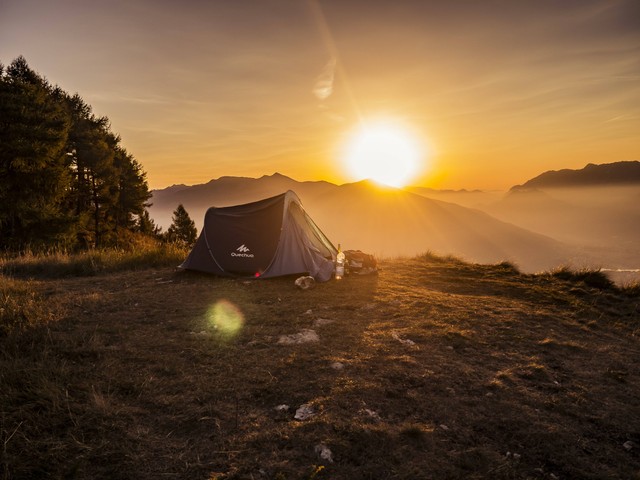 Ilustrasi Tempat Camping di Purwokerto. Foto: Unsplash/Kevin Lanaselli