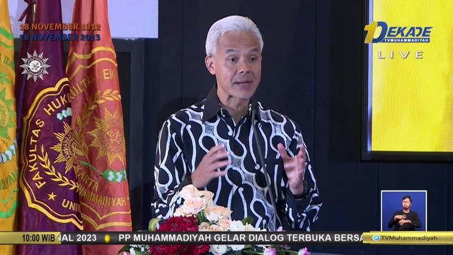 Capres RI Ganjar Pranowo dalam Dialog Publik Muhammadiyah Bersama Ganjar Pranowo-Mahfud MD di Universitas Muhammadiyah Jakarta, Kamis (23/11/2023). Foto: Youtube/tvMu Channel