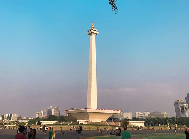 Ilustrasi keragaman jenis pekerjaan betawi. Sumber: www.unsplash.com
