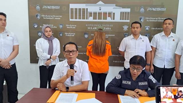 Polda Sulawesi Utara saat memberikan keterangan terkait penangkapan SGS alias Swita, pelaku kasus penipuan dan pencucian uang modus polis asuransi.