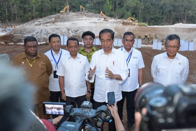 Jokowi Tambah Subsidi Pupuk Rp 14 Triliun Di 2024 | Kumparan.com