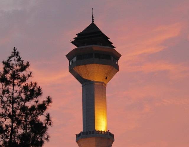 Ilustrasi sejarah Masjid Agung Bandung, sumber foto: unsplash.com/Fasyah Halim