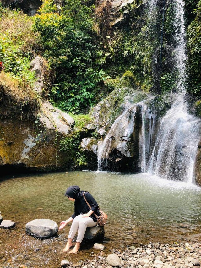 Curug Sirwiti Guci (Sumber : Dokumen Pribadi)