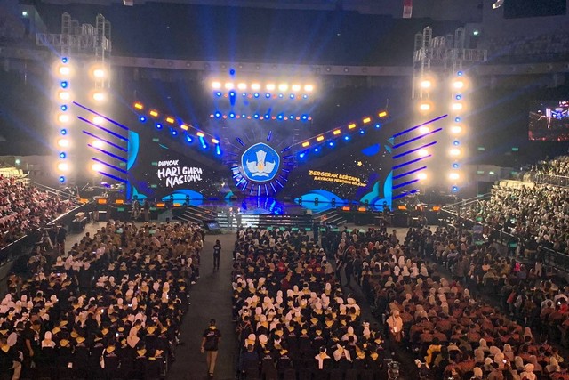 Perayaan Hari Guru Nasional di Indonesia Arena GBK, Jakarta, Sabtu (25/11/2023). Foto: Luthfi Humam/kumparan