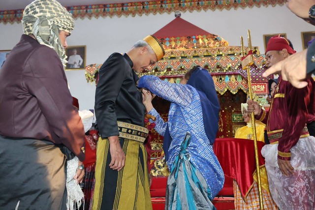 Ganjar kunjungi Istana Kedatuan Luwu. Foto: Dok. Istimewa