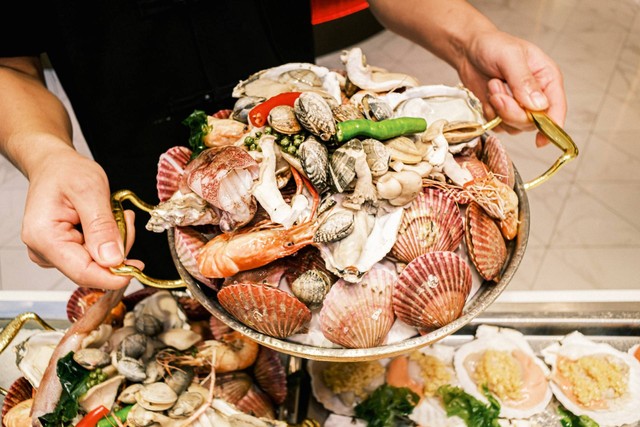 Ilustrasi Seafood di Gading Serpong, Foto: Unsplash/Sherwin Ker