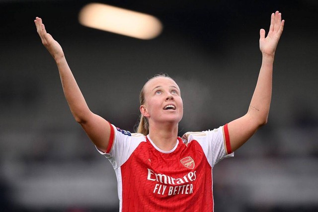 Beth Mead mencetak dua gol dalam laga kontra West Ham di Liga Inggris Wanita, Minggu (26/11). Foto: Instagram/@arsenalwfc