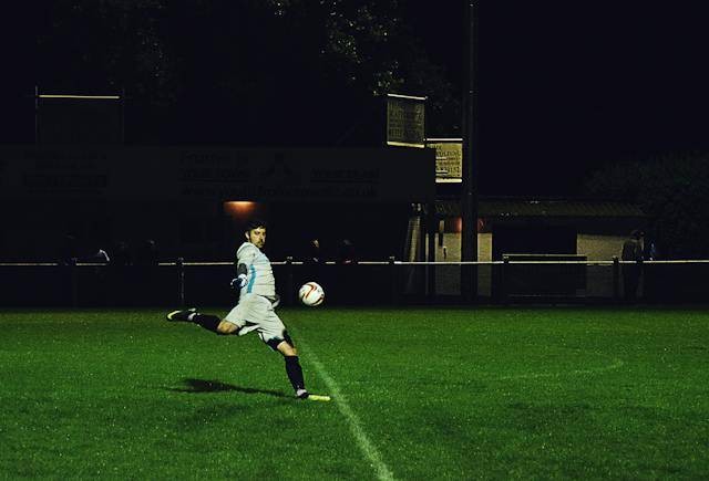 Pengertian Shoot dalam Permainan Sepak Bola. Foto: Pexels
