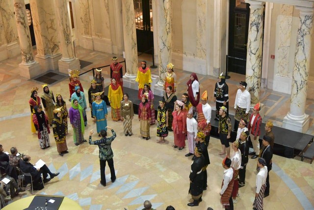 Lewat Konser Budaya, PSM IPB Agria Swara Kenalkan Budaya Indonesia di Vienna