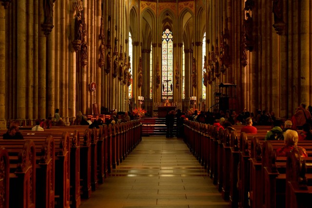 Ilustrasi gereja Katolik. Foto: Pexels