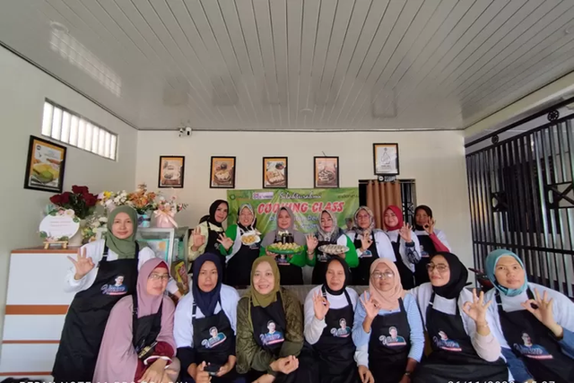 Kegiatan 'Cooking Class' Pembuatan Pempek Adaan dan Lenjer dari OK OCE Qalam Lampung