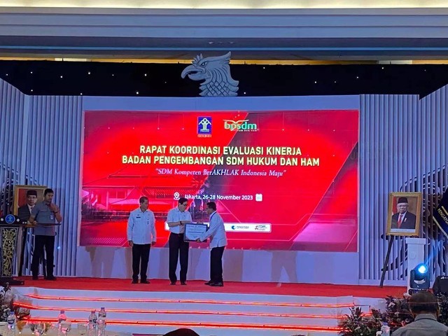 Kemenkumham Jatim Sabet Penghargaan Insan Pembelajar dari BPSDM (Foto:HumasRupMoker)