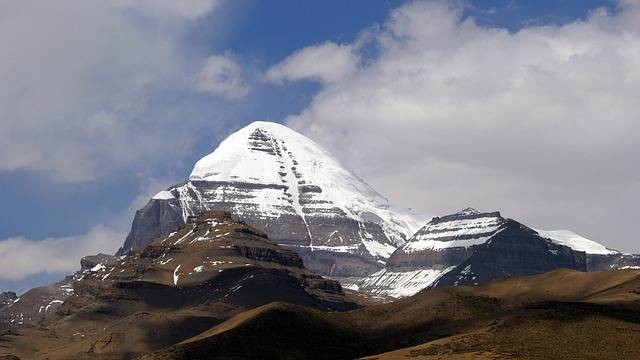 https://pixabay.com/images/search/kailash%20mountain/