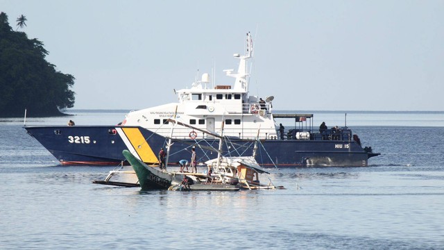 KKP tangkap kapal pencuri ikan berbendera Filipina.