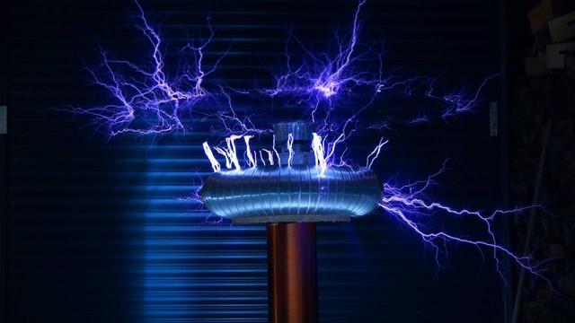 Ilustrasi Contoh Perubahan Energi Listrik menjadi Energi Kimia. Sumber: Pexels/Killian Eon