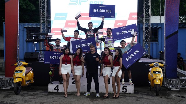 Para pebalap pada kejuaraan balap motor skutik Scooter Prix 2023 di Sentul International Karting Sirkuit, di Sentul, Jawa Barat, 25-26 November 2023. Foto: Scooter Prix