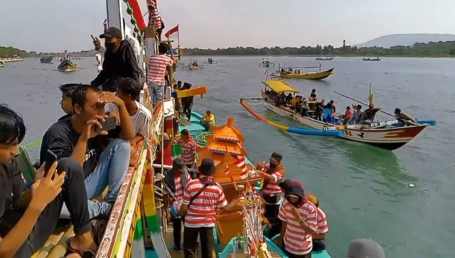 Tradisi Petik Laut di Puger. Foto: Dokumentasi Pribadi