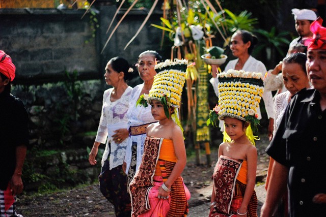 Ilustrasi manfaat keberagaman budaya di Indonesia - Sumber: unsplash.com/@dendydarma