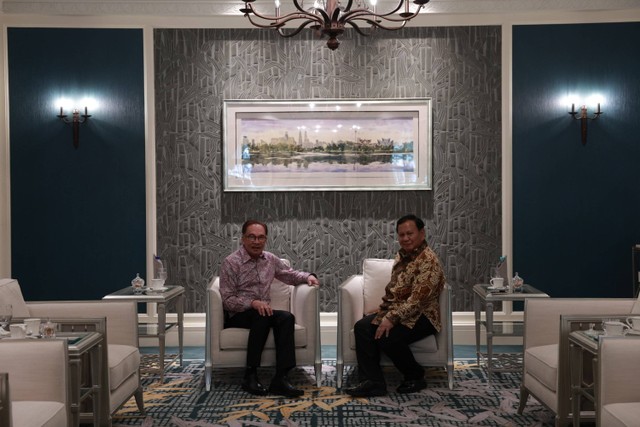 Menteri Pertahanan Prabowo Subianto bertemu PM Malaysia Anwar Ibrahim di Malaysia, Kamis (30/11/2023). Foto: Dok. Istimewa