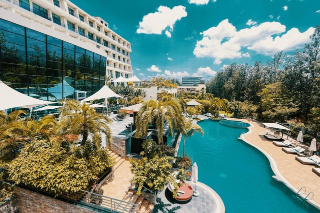 Ilustrasi hotel kolam renang air hangat Bandung, sumber: unsplash/Reagan