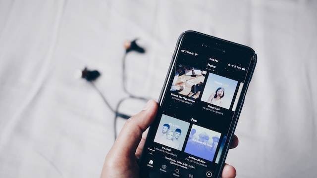  ilustrasi  cara melihat lagu yang sering diputar di Spotify. Foto: unsplash.com. 