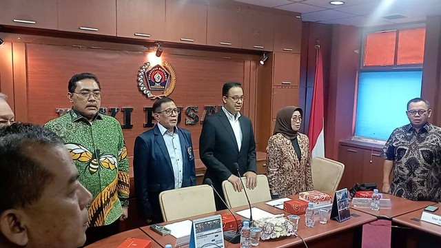 Capres nomor urut 1 Anies Baswedan hadir dalam Dialog Pers dan Capres dari PWI di Kebon Sirih, Jakarta Pusat, Jumat (1/12/2023). Foto: Fadlan/kumparan