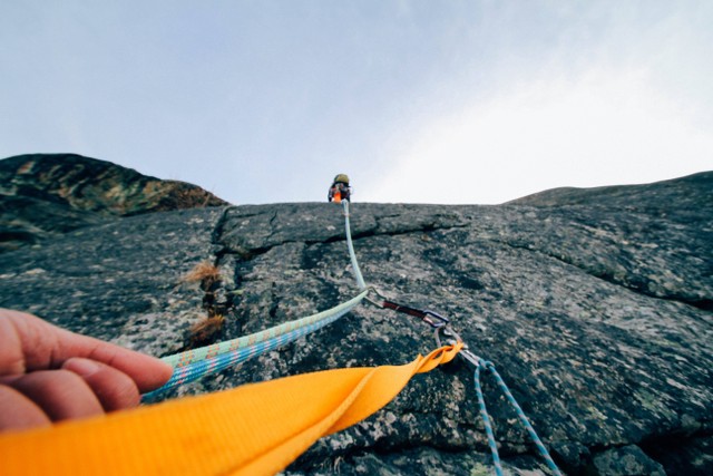 Ilustrasi : Top Rope Climbing. Sumber : Riccardo/Pexels.com