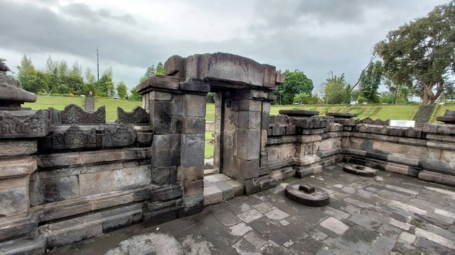 Candi Sambisari. Foto hanya ilustrasi. Sumber: Unsplash/nindya a a