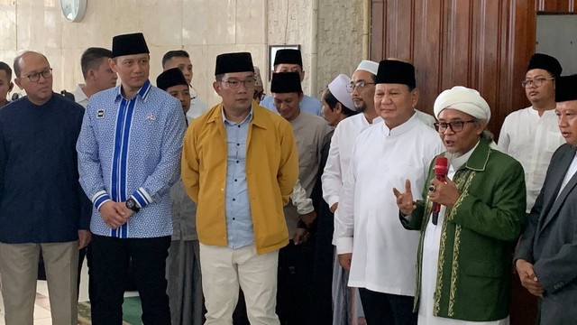 Capres nomor urut 2 Prabowo Subianto saat kampanye perdana di Ponpes Miftahul Huda Tasik, Jawa Barat, Sabtu (2/12/2023). Foto: Paulina Herasmaranindar/kumparan