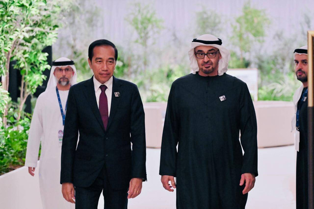 Presiden Jokowi bertemu dengan Presiden Persatuan Emirat Arab (PEA) Sheikh Mohamed bin Zayed Al Nahyan (MBZ), di Leadership Paviliun, Expo City Dubai, Dubai, pada Jumat (1/12/2023). Foto: Laily Rachev/Biro Pers Sekretariat Presiden