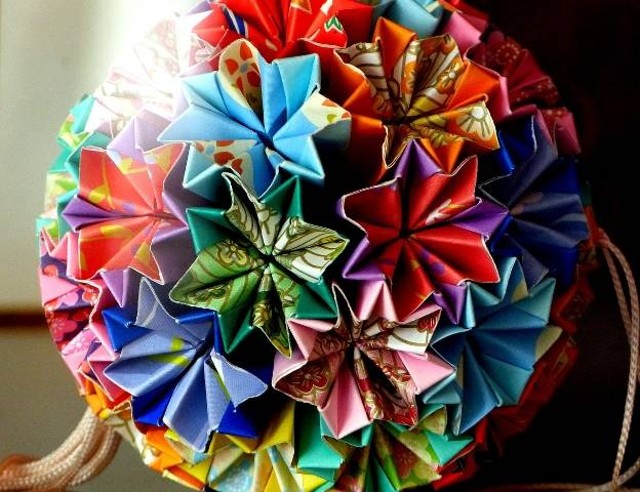 Ilustrasi cara membuat buket dari kertas origami. Foto: Pixabay