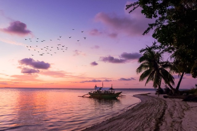 Ilustrasi Tujuan Perdagangan Antarpulau. Sumber: Unsplash.com/Cris Tagupa