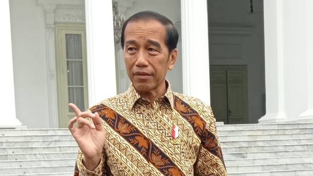 Presiden Jokowi saat ditemui wartawan di Istana Kepresidenan. Foto: Nadia Riso/kumparan