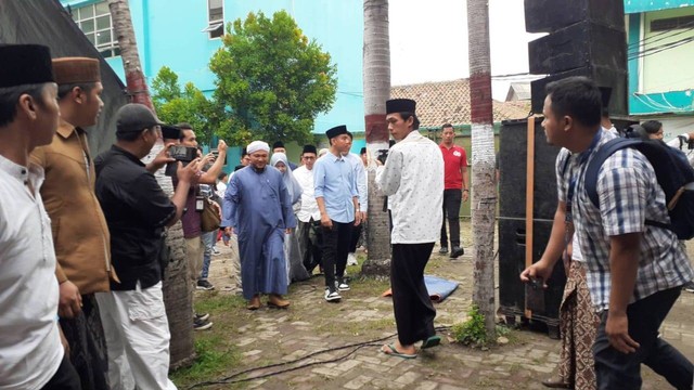 Calon wakil presiden nomor urut 2, Gibran Rakabuming Raka di Pondok Pesantren Asshiddiqiyah, Kecamatan Batu Ceper, Kota Tangerang. Foto: kumparan