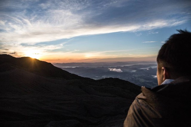 Panorama indahnya Gunung Marapi. Foto: cherry-hai/Shutterstock