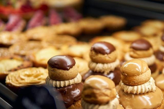 Ilustrasi Toko Kue Lakker Bandung. Sumber foto: Unsplash/Valeriano