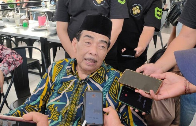 Ketua Forum Cirebon Timur Mandiri (FCTM) KH Usamah Mansyur mengucapkan terima kasih atas disetujuinya pemekaran DOB Kabupaten Cirebon Timur. Foto: Tarjoni/Ciremaitoday