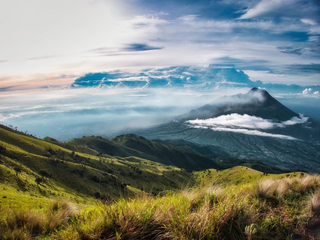 Booking Online Merbabu. Foto: Unsplash/Fajruddin Mudzakkir.