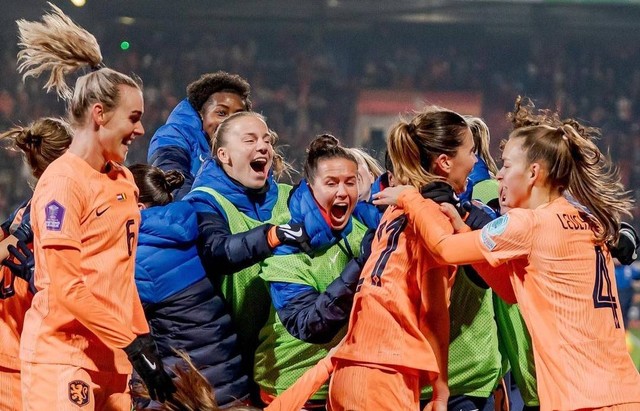 Belanda menang 4-0 atas Belgia dan lolos ke semifinal UEFA Women's Nations League 2023.  Foto: Instagram/@oranjeleeuwinnen