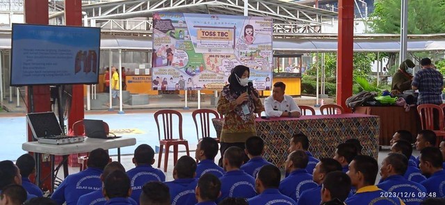 WBP mendengarkan materi dengan seksama. dok Humas LPN Samarinda