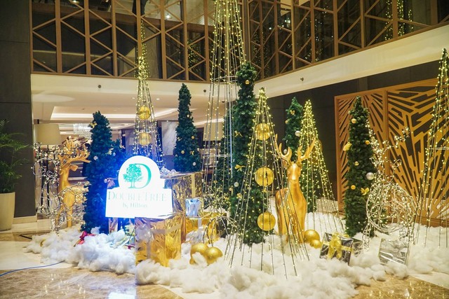 Kemeriahan Natal Double Tree by Hilton Surabaya. Foto: DoubleTree by Hilton Surabaya