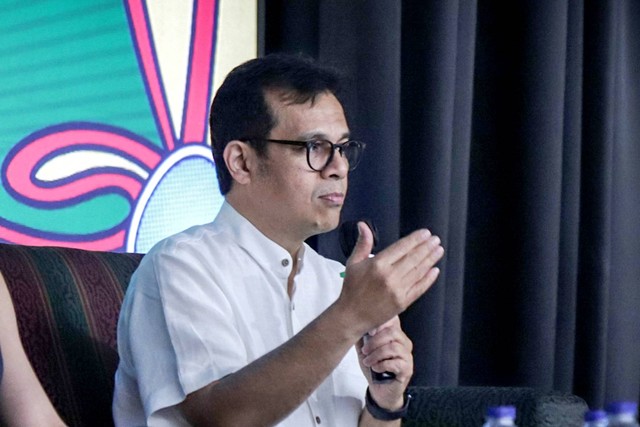 Wamenkominfo Nezar Patria saat jadi pembicara pada acara kumparan Anak Bangsa Curhat (ABC) di Binus University, Kampus Anggrek, Jakarta, Rabu (6/12/2023). Foto: Jamal Ramadhan/kumparan