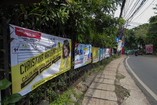 Baliho pemilu di Jalan Brawijaya, Jakarta Selatan, Selasa (5/12/2023). Foto: Jama Ramadhan/kumparan