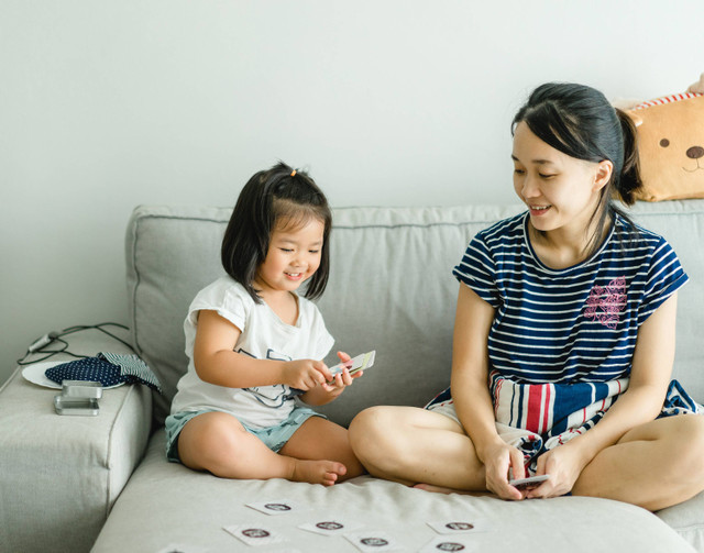 Ilustrasi bermain bersama anak saat libur. Foto: MIA Studio/Shutterstock